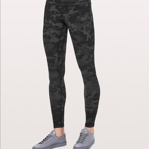Lululemon Black and Gray Camo Aligns